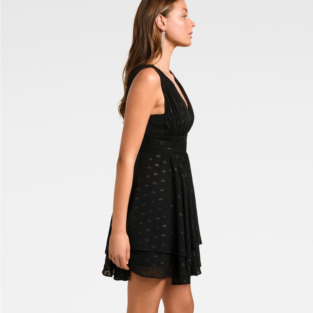 Cecilia Sleevless Skater Dress - Forever New